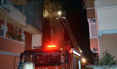 Çocukların Çıkardığı İddia Edilen Yangında, 4 Kişi Dumandan Etkilendi