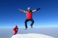 Türkiye'nin En Yüksek Dağına 61 Yaşında İkinci Kez Tırmandı Haberi