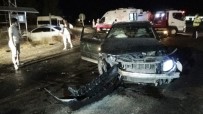 Diyarbakır'da İki Otomobil Kafa Kafaya Çarpıştı Açıklaması 5 Yaralı Haberi