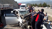 Otomobil Kamyona Arkadan Çarptı Açıklaması 4 Yaralı Haberi