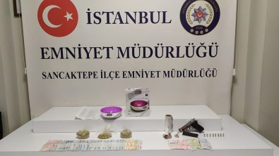 Sancaktepe'de Uyuşturucu Satan Şahıslar Kıskıvrak Yakalandı