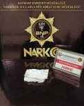 Bayburt'ta Bir Miktar Uyuşturucu Ele Geçirilen Araçtaki 3 Kişi Gözaltına Alındı