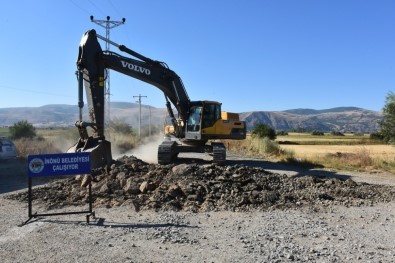 İnönü'de Yol Yapım Çalışmaları Tüm Hızıyla Devam Ediyor