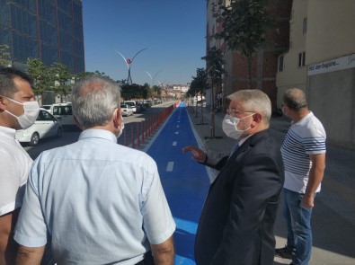 Recep Tayyip Erdoğan Caddesi'ne Bisiklet Yolu Yapılıyor