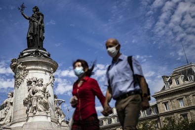 Fransa'da Son 24 Saatte 5 Bin 453 Yeni Vaka Tespit Edildi