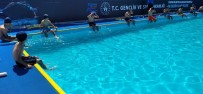 Gercüş'te İlk Defa Yüzme Havuzu Gören Çocuklar Doyasıya Eğlendi Haberi