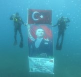 İzmir'de Jandarma Timinden Zaferin 98. Yılında Su Altında Asker Selamı Haberi