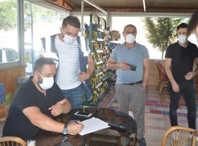 Maske Takmayanlara Tutanak Tutuldu