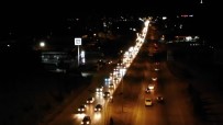 43 İlin Geçiş Noktasında Trafik Yoğunluğu Açıklaması Geri Dönüş İçin Yollara Akın Ettiler