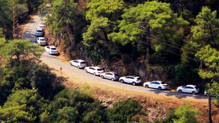 'Sakin kent'te 10 kilometrelik kuyruk!