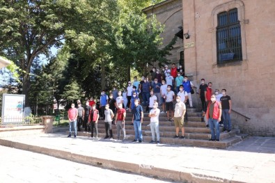 7 Kentten 350 Genç Afyonkarahisar'ı Gezdi