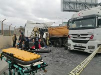 Çekmeköy'de 2 Hafriyat Kamyonu Çarpıştı Açıklaması 1 Yaralı Haberi