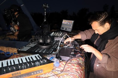 Dünyaca Ünlü DJ Ben Böhmer, Kapadokya'da Balonda DJ Performansı Sergiledi