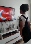 Minik Öğrencinin Ders Heyecanı