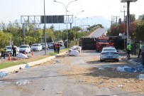 Mısır Silajı Yüklü Kamyon Su Kamyonetine Çarparak Devrildi Açıklaması 4 Yaralı
