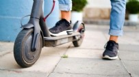 YOLCU TAŞIMACILIĞI - Elektrikli scooter ile yola inen yandı! İşte cezası