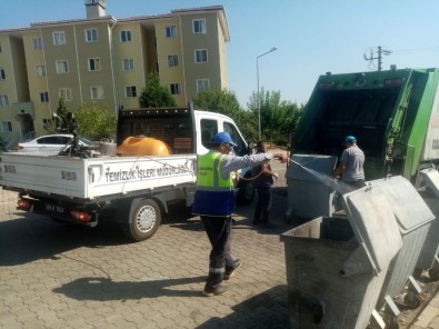 Karacasu'da Çöp Konteynerleri Dezenfekte Ediliyor