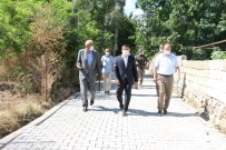 Kaymakam Mehmetbeyoğlu Kilitli Parke Taşı Çalışmalarını İnceledi
