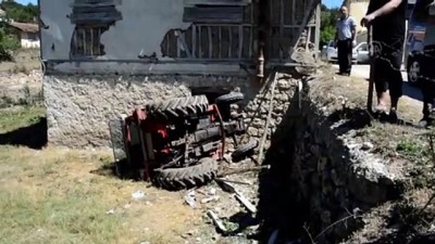 Samsun'da Devrilen Traktörün Altında Kalan Kişi Öldü