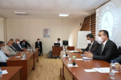 Vali Abıyık, Muhtarlarla Bir Araya Geldi