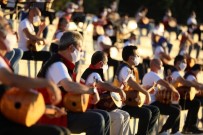 85 Saz Ustası Aynı Anda Çalıp Söyledi