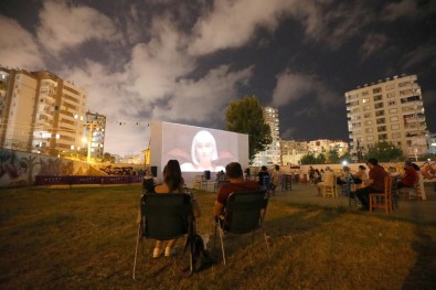 Mezitli'de Yazlık Sinema Günleri Başladı