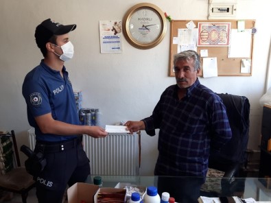 Sarıkamış'ta Polis Maske Dağıttı