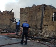 Bursa'da 150 Yıllık Tarihi Ev Küle Döndü