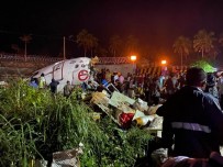 Hindistan'daki Uçak Kazasında 2 Kişi Öldü, 35 Kişi Yaralandı