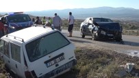 Kırıkkale'de İki Otomobil Çarpıştı Açıklaması 5 Yaralı