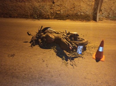 Başkent'te Duvara Çarpan Motosikletli Hayatını Kaybetti