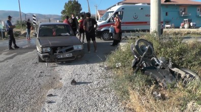 Ereğli'de Otomobil İle Motosiklet Çarpıştı Açıklaması 2 Yaralı