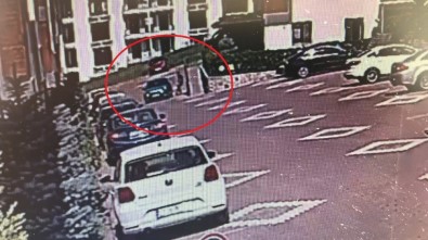 Ev Hapsindeki Vatandaşa Kurşun Yağdıran Saldırganların Kaçma Anı Kamerada