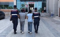 İzmir'de Şüphe Üzerine Durdurulan Şahısların Üzerinden 3 Kilodan Fazla Uyuşturucu Çıktı Haberi