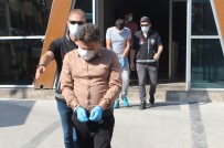 Kendilerini Polis Olarak Tanıtıp Vatandaşı Dolandıran 2 Kişi Tutuklandı