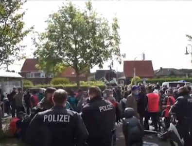 Alman polisi PKK sempatizanı dövdü!