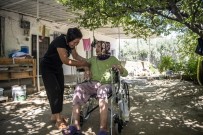 85 Yaşındaki Nebiha Teyze Tekerlekli Sandalyesine Kavuştu