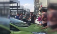Ankara'da Kadın Sürücü İle Kamyon Şoförü Tekme Tokat Kavga Etti