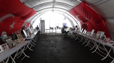 HDP Önündeki Ailelerin Evlat Nöbeti 375'İnci Gününde