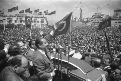 ADÜ Merhum Başbakan Adnan Menderes'i Andı