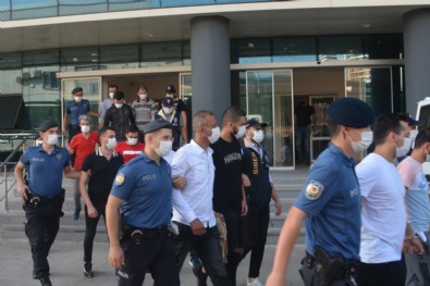 CHP'li belediyenin çalışanları jigolo operasyonunda yakalandı!