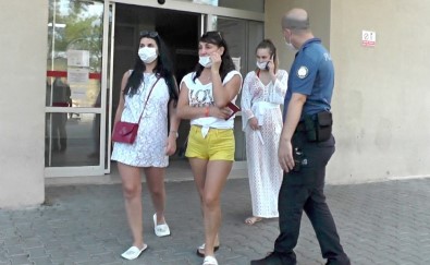 (Özel) Otelde Turistlere 'Maske Tak' Diyen Hemşire Yüzüne Terlik Yedi