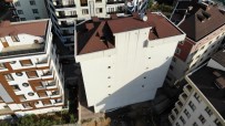 Sancaktepe'de Temelinin Oynaması Sonucu Tahliye Edilen Bina Drone İle Havadan Görüntülendi Haberi