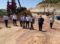 500 Milyon TL Bütçeli Kemer - Finike Bölünmüş Yolu 2022'De Hizmete Girecek