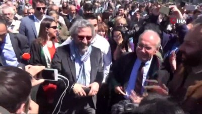 Firari Sanık Can Dündar, 15 Gün İçinde Mahkemeye Gelmezse 'Kaçak' Sayılacak