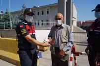 Jandarma AVM'de Bulunan Cüzdanı Sahibine Ulaştırdı