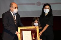 Şehit Babasının Devlet Övünç Madalyasını 7 Yaşındaki Kızı Aldı