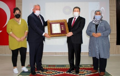 Şehit Yakınları Ve Gazilere Devlet Övünç Madalyası Verildi