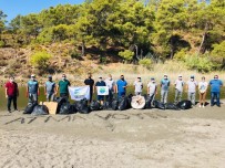 4 Saatte 850 Kilogram Çöp Topladılar