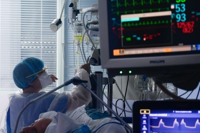 Fransa'da Salgının Başlamasından Bu Yana En Yüksek Günlük Vaka Sayısı